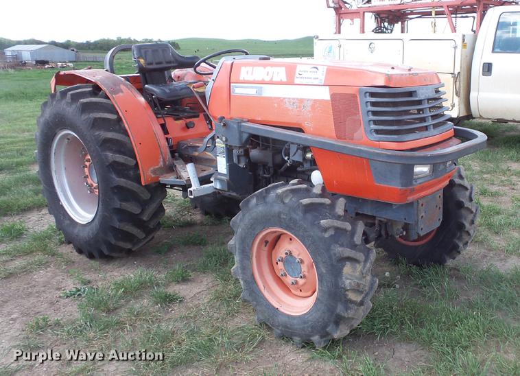image for item DC4719 Kubota M5700 MFWD tractor