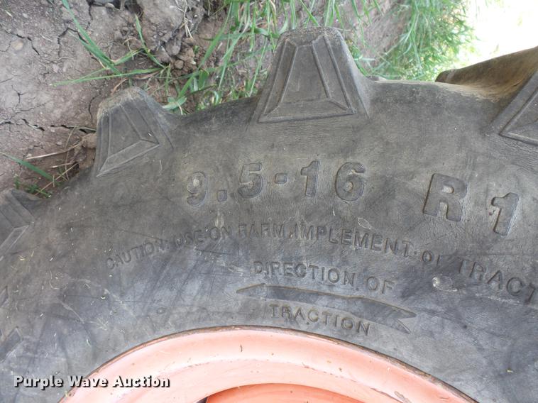 image for item DC4719 Kubota M5700 MFWD tractor