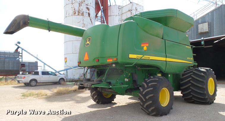 image for item DD1143 2008 John Deere 9770 combine