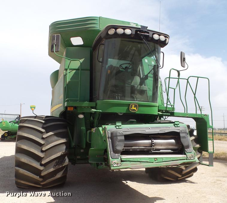 image for item DD1143 2008 John Deere 9770 combine