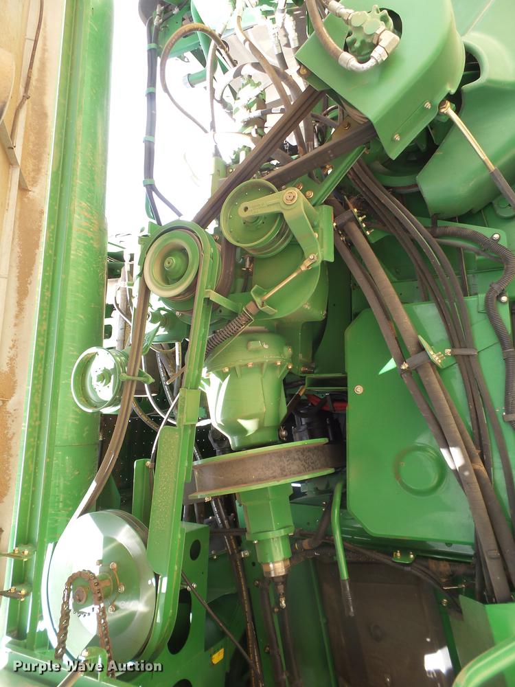 image for item DD1143 2008 John Deere 9770 combine