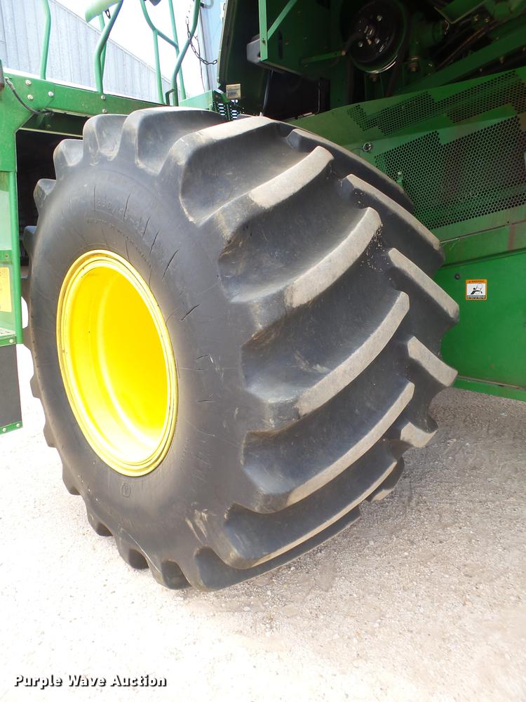 image for item DD1143 2008 John Deere 9770 combine