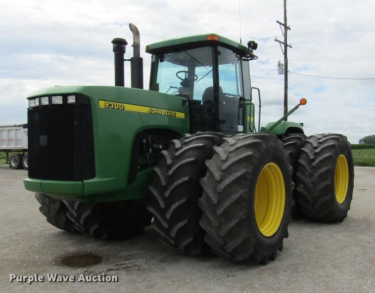 image for item DD2679 1998 John Deere 9300 4WD tractor