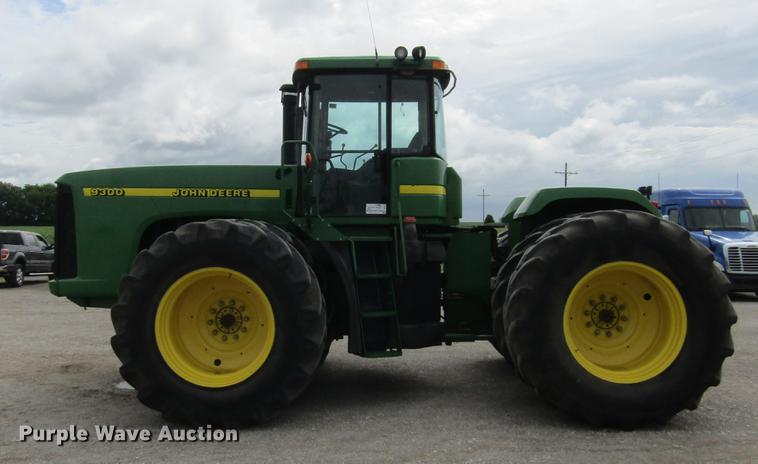 image for item DD2679 1998 John Deere 9300 4WD tractor