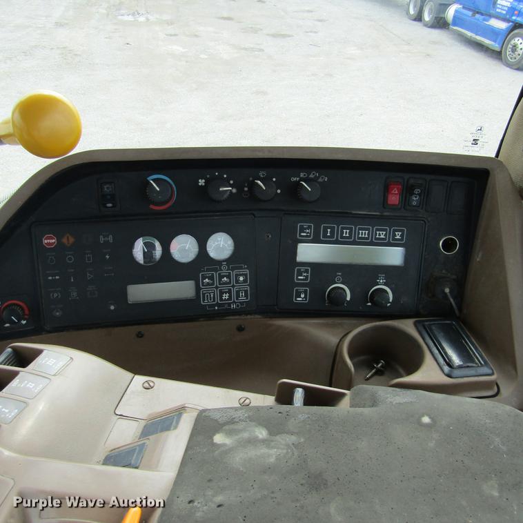 image for item DD2679 1998 John Deere 9300 4WD tractor