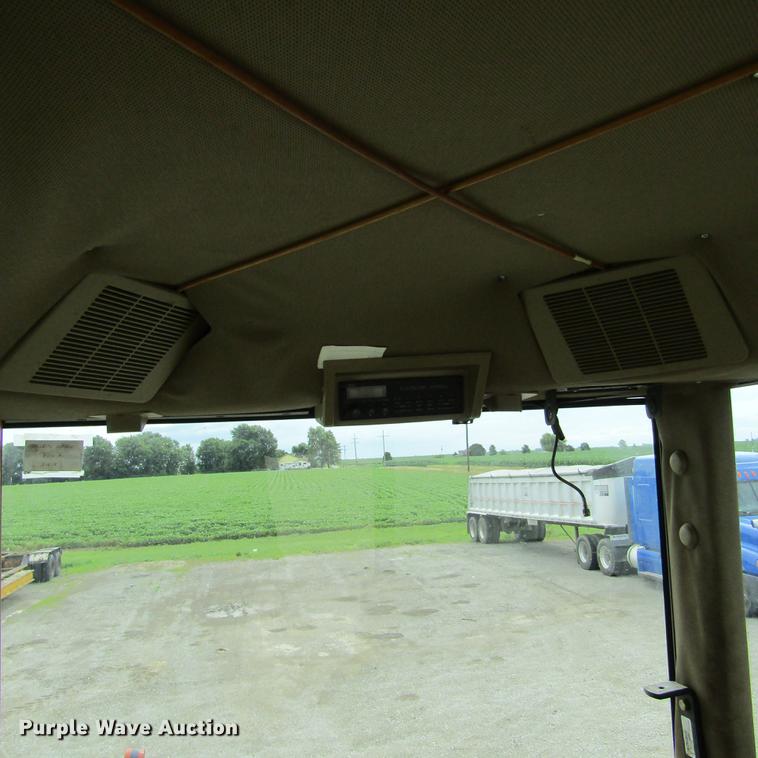 image for item DD2679 1998 John Deere 9300 4WD tractor