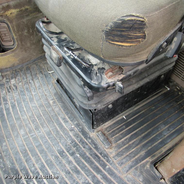 image for item DD2679 1998 John Deere 9300 4WD tractor