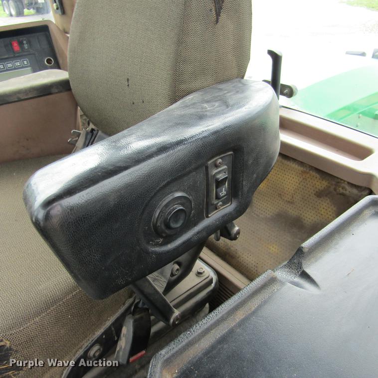 image for item DD2679 1998 John Deere 9300 4WD tractor