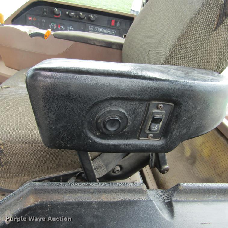 image for item DD2679 1998 John Deere 9300 4WD tractor