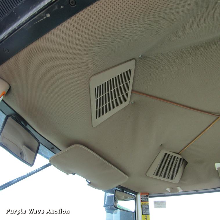 image for item DD2679 1998 John Deere 9300 4WD tractor