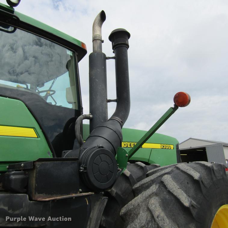 image for item DD2679 1998 John Deere 9300 4WD tractor