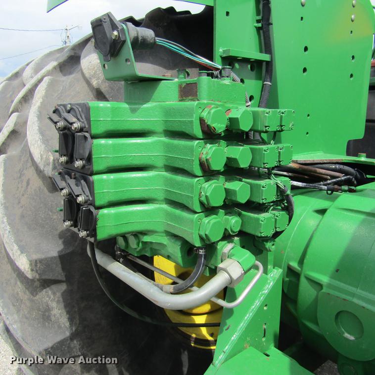 image for item DD2679 1998 John Deere 9300 4WD tractor