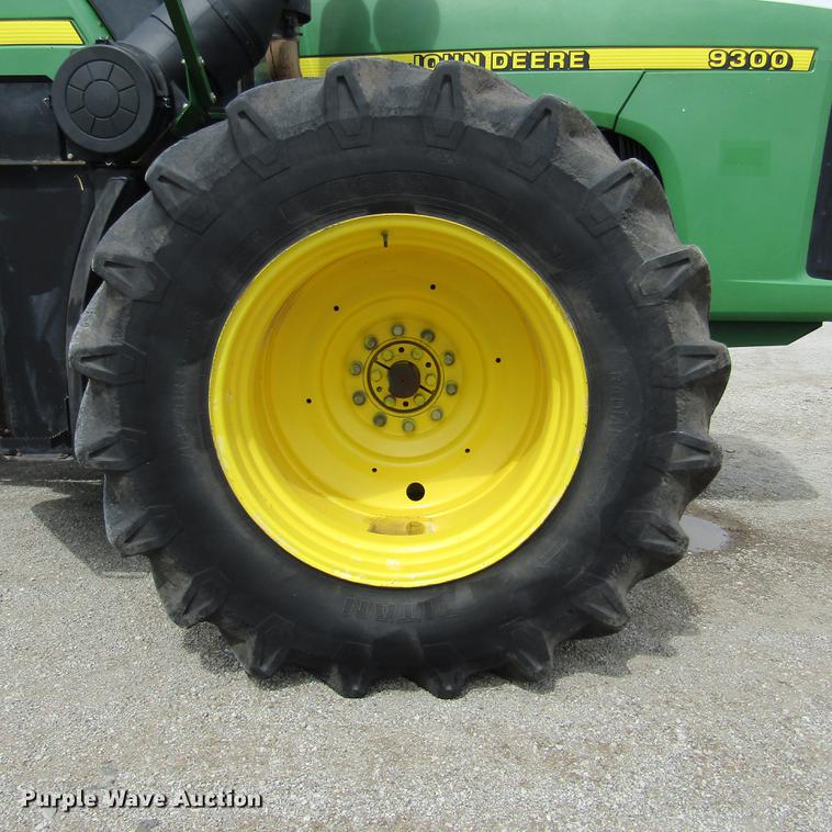 image for item DD2679 1998 John Deere 9300 4WD tractor