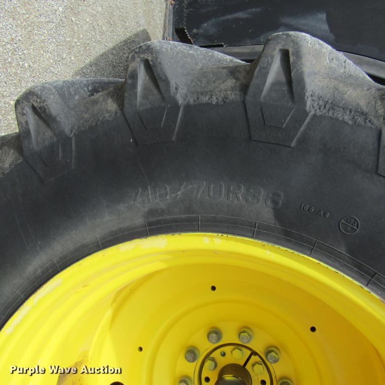 image for item DD2679 1998 John Deere 9300 4WD tractor