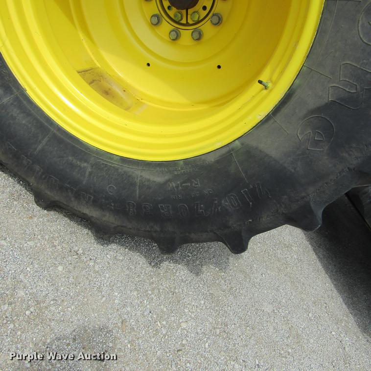 image for item DD2679 1998 John Deere 9300 4WD tractor