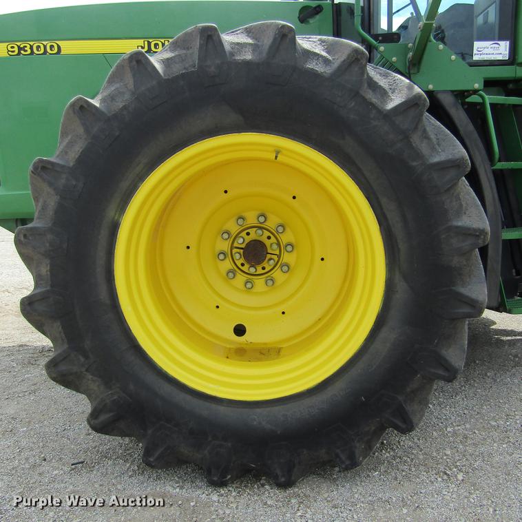 image for item DD2679 1998 John Deere 9300 4WD tractor