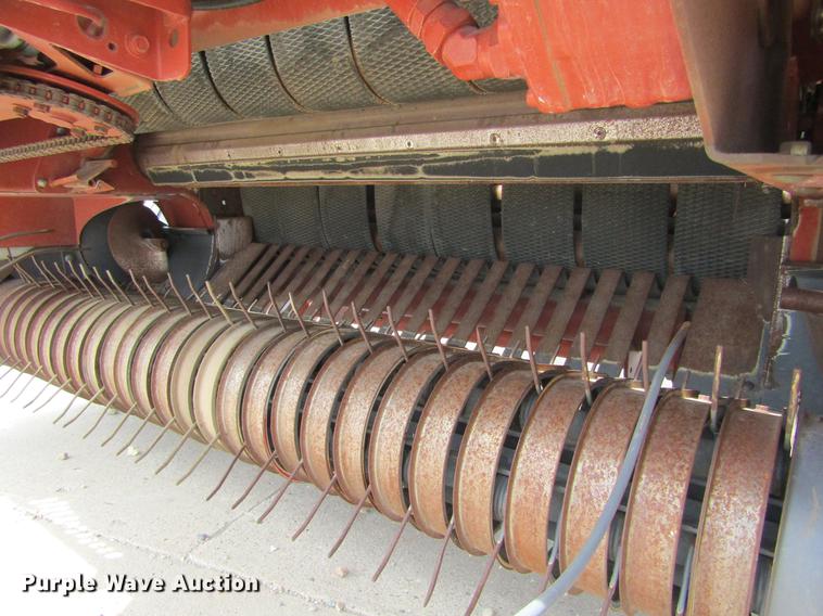 image for item DD5671 2009 Hesston 5556A round baler