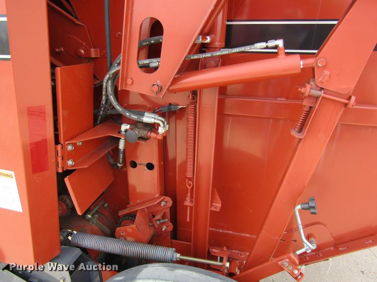 image for item DD5671 2009 Hesston 5556A round baler