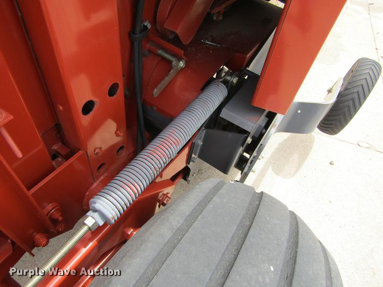 image for item DD5671 2009 Hesston 5556A round baler