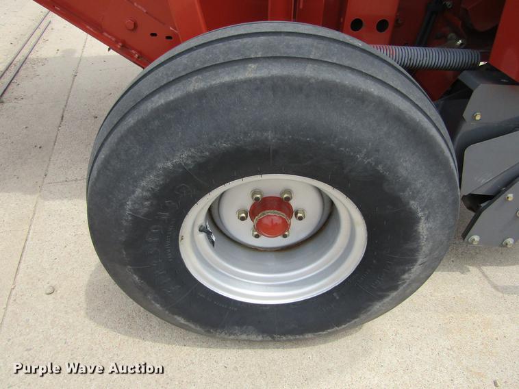 image for item DD5671 2009 Hesston 5556A round baler