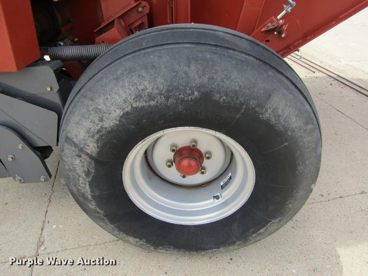 image for item DD5671 2009 Hesston 5556A round baler