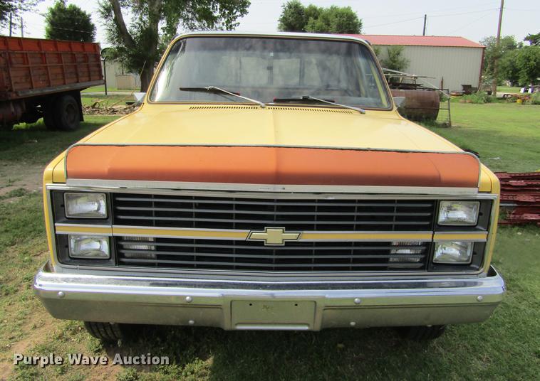 image for item DD5762 1983 Chevrolet Scottsdale 10 pickup truck