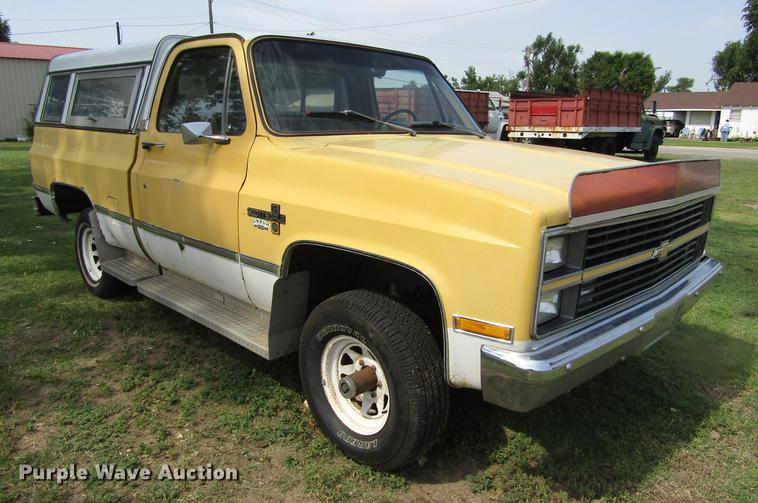 image for item DD5762 1983 Chevrolet Scottsdale 10 pickup truck