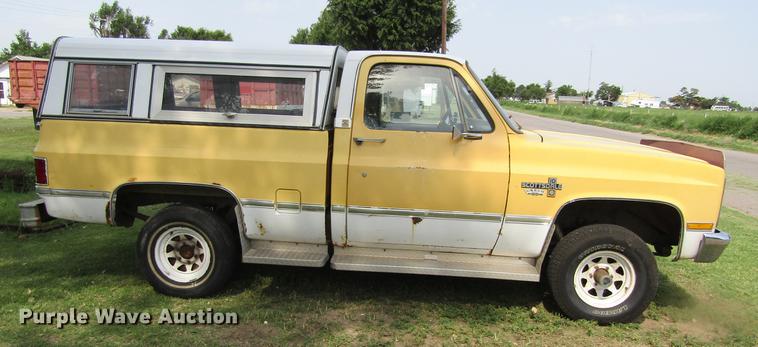 image for item DD5762 1983 Chevrolet Scottsdale 10 pickup truck