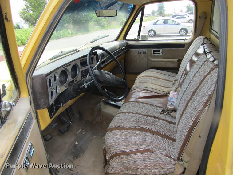 image for item DD5762 1983 Chevrolet Scottsdale 10 pickup truck