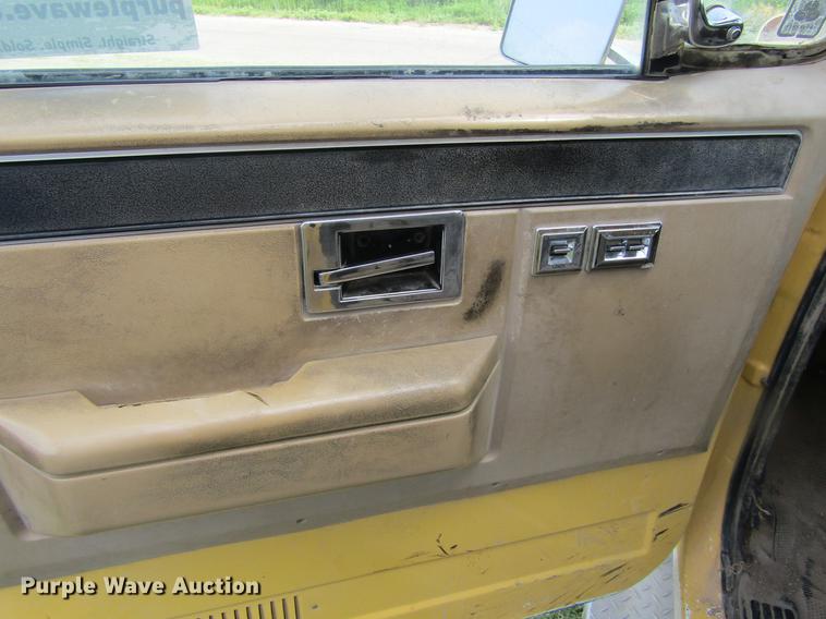 image for item DD5762 1983 Chevrolet Scottsdale 10 pickup truck