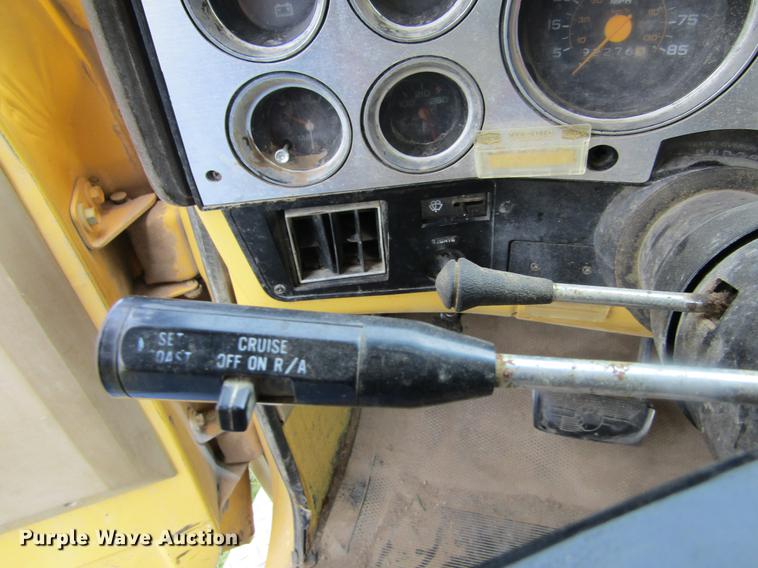 image for item DD5762 1983 Chevrolet Scottsdale 10 pickup truck