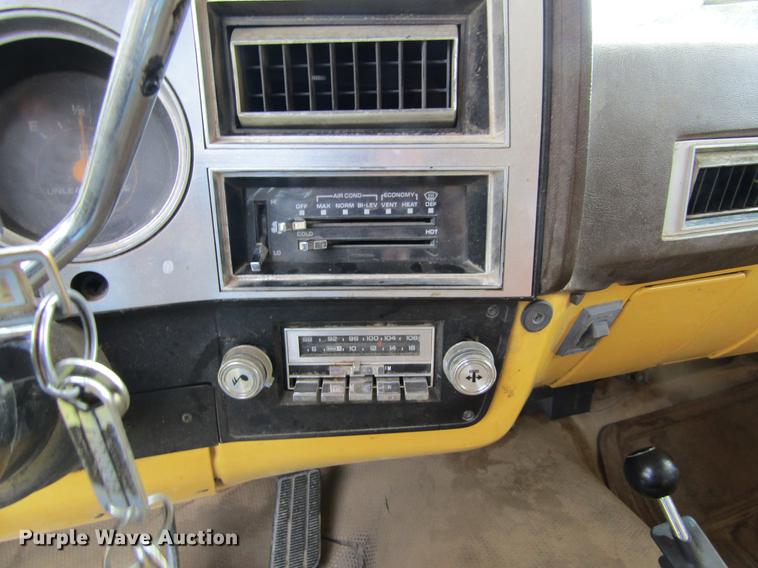 image for item DD5762 1983 Chevrolet Scottsdale 10 pickup truck