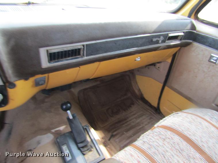 image for item DD5762 1983 Chevrolet Scottsdale 10 pickup truck