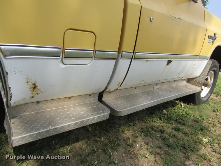 image for item DD5762 1983 Chevrolet Scottsdale 10 pickup truck