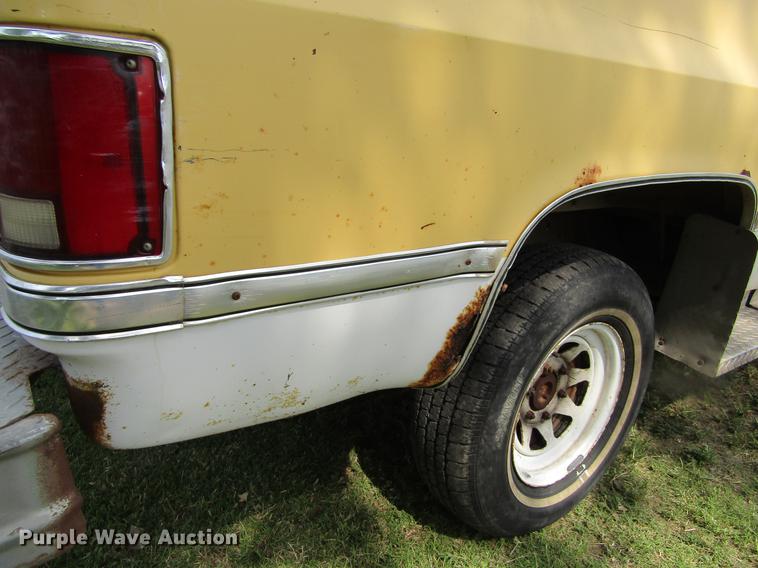 image for item DD5762 1983 Chevrolet Scottsdale 10 pickup truck