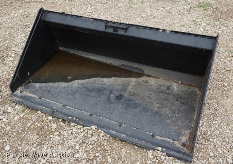 image for item DD7702 Skid steer bucket