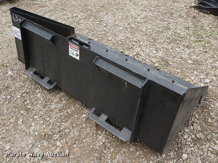image for item DD7702 Skid steer bucket