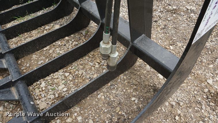 image for item DD7704 Skelton grapple skid steer bucket