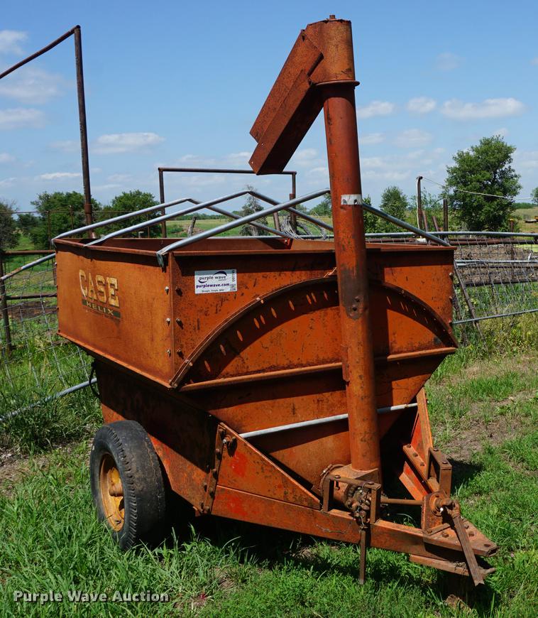 image for item DD7745 Case T100 grain wagon