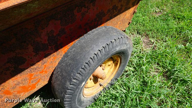 image for item DD7745 Case T100 grain wagon