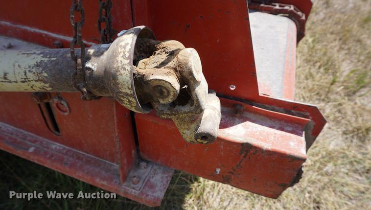 image for item DD7749 Gehl BU910 silage wagon