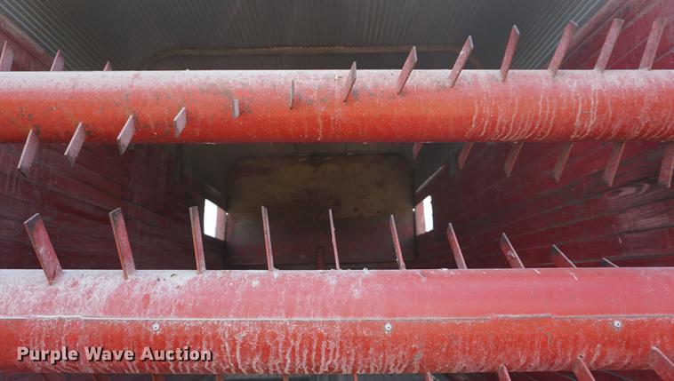 image for item DD7749 Gehl BU910 silage wagon