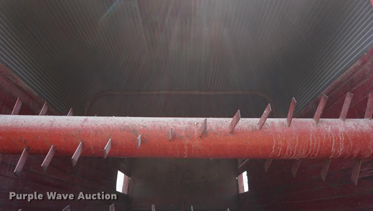 image for item DD7749 Gehl BU910 silage wagon