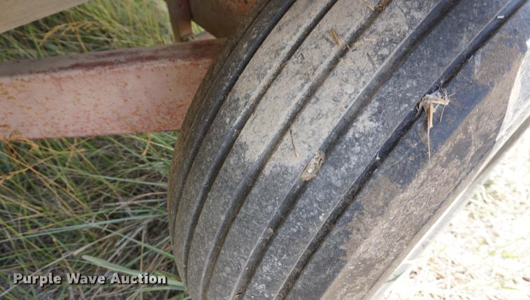 image for item DD7749 Gehl BU910 silage wagon