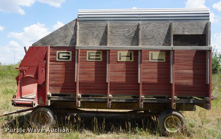 image for item DD7750 Gehl BU810 silage wagon