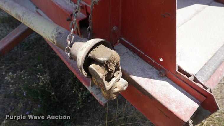 image for item DD7750 Gehl BU810 silage wagon