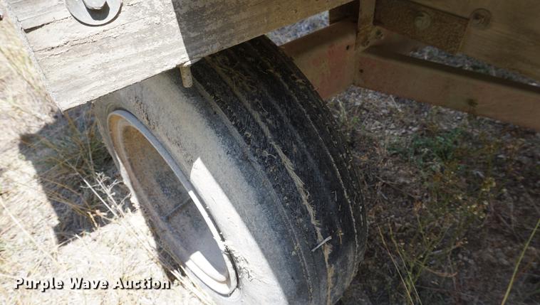 image for item DD7750 Gehl BU810 silage wagon