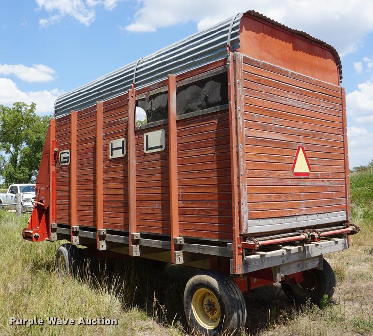 image for item DD7751 Gehl BU910 silage wagon