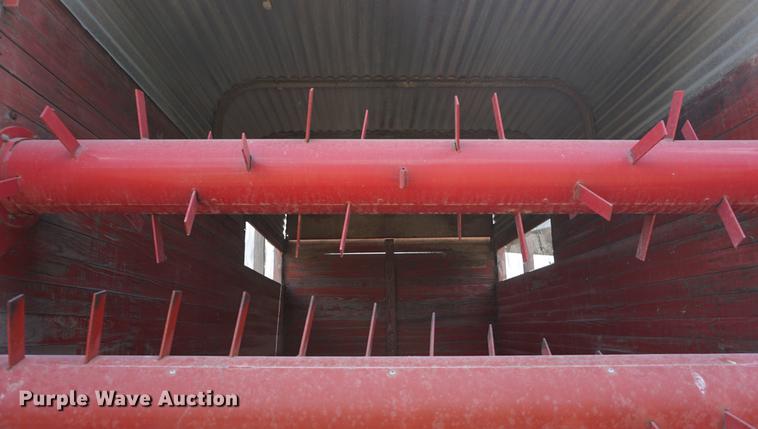 image for item DD7751 Gehl BU910 silage wagon