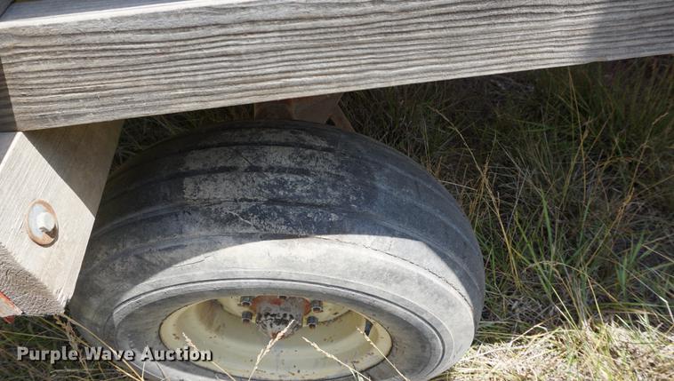 image for item DD7751 Gehl BU910 silage wagon